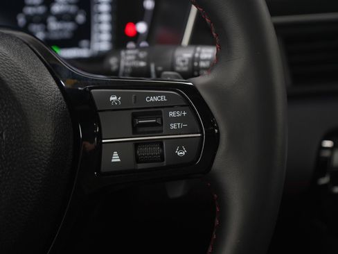 Used 2025 Honda Pilot Black Edition image 27