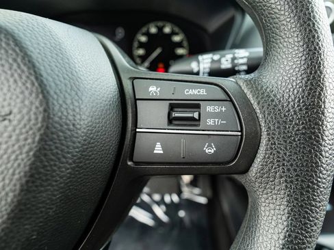 Used 2025 Honda HR-V LX image 37