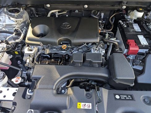 Used 2025 Toyota RAV4 LE image 32