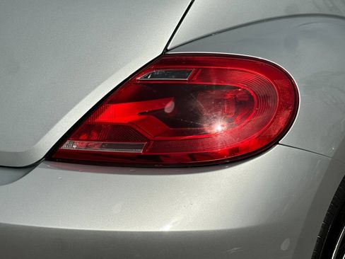 Used 2013 Volkswagen Beetle 2.5 FWD image 23