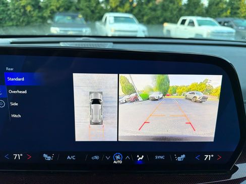 Used 2025 Chevrolet Traverse Z71 w/ Enhanced Driving Package AWD/4WD image 23