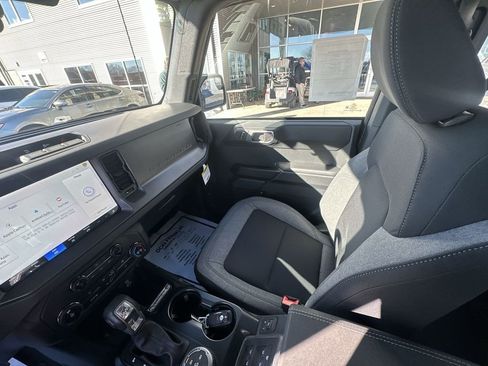 New 2025 Ford Bronco 4-Door AWD/4WD image 11