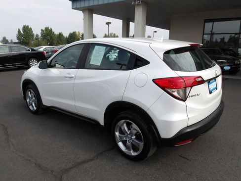 Used 2022 Honda HR-V LX image 3