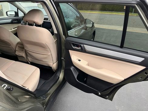 Used 2019 Subaru Outback 2.5i Premium image 32