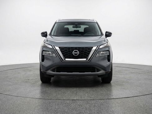 Used 2025 Nissan Rogue SV AWD/4WD image 2