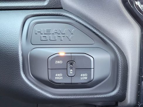 New 2026 RAM 2500 Laramie AWD/4WD image 13