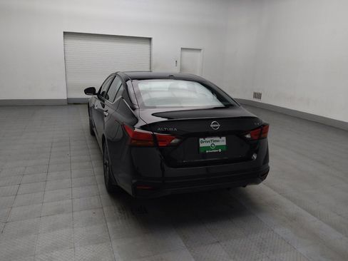 Used 2024 Nissan Altima 2.5 SV image 6