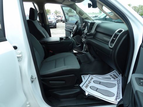Used 2019 RAM 1500 Big Horn AWD/4WD image 15