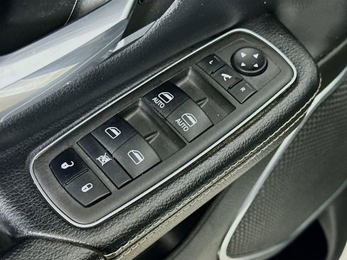 Used 2024 RAM 1500 Laramie image 20