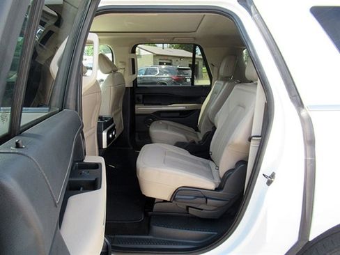 Used 2022 Ford Expedition Max Limited image 17