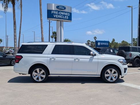 Used 2023 Ford Expedition Max Platinum AWD/4WD image 4