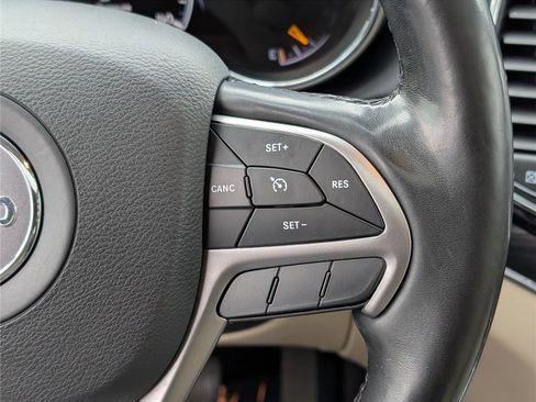 Used 2020 Jeep Grand Cherokee Limited image 23