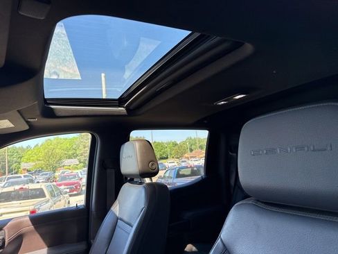 Used 2021 GMC Sierra 1500 Denali w/ Denali Ultimate Package AWD/4WD image 14