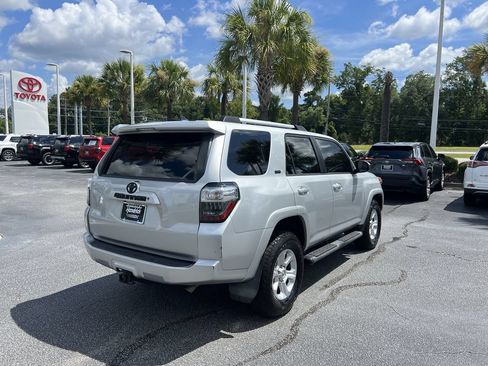 Used 2021 Toyota 4Runner SR5 RWD image 10