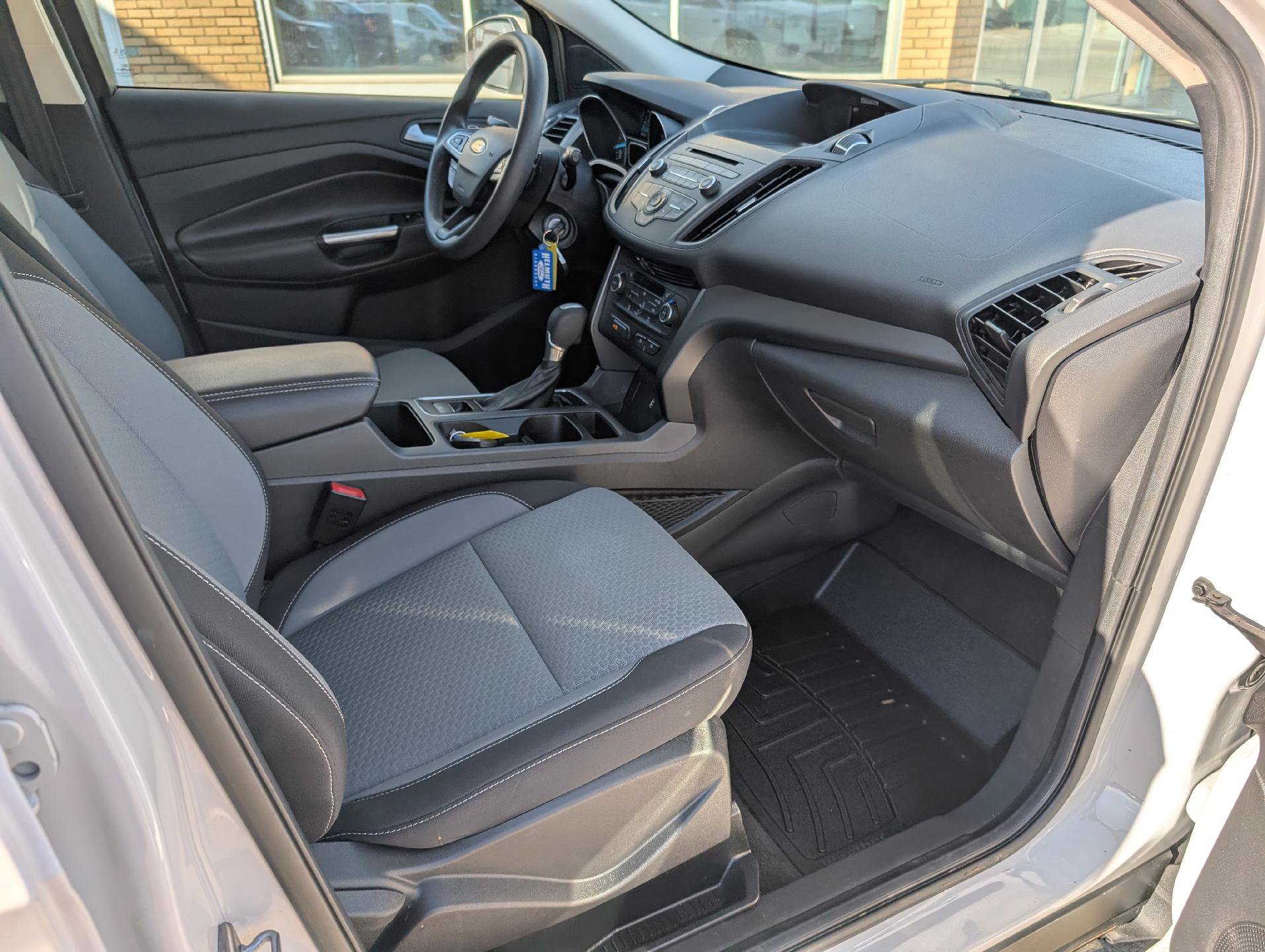 Used 2017 Ford Escape SE FWD image 19