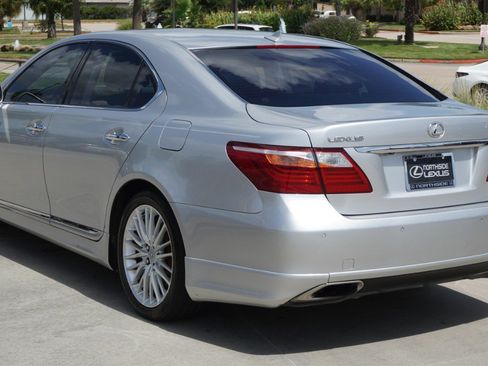 Used 2010 Lexus LS 460 w/ Sport Pkg RWD image 8