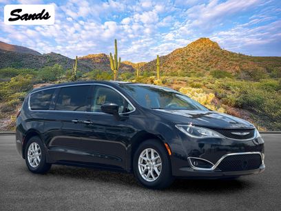 Used 2020 Chrysler Pacifica Touring w/ Advanced Safetytec Group