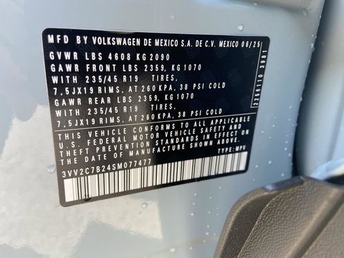 Used 2025 Volkswagen Taos SE image 40