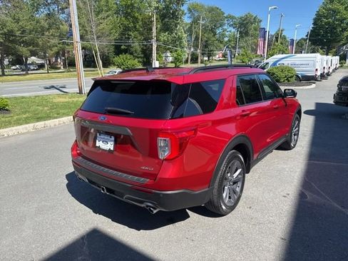 Used 2023 Ford Explorer XLT w/ Equipment Group 202A AWD/4WD image 6