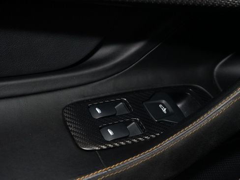 Used 2018 McLaren 570S Coupe RWD image 24