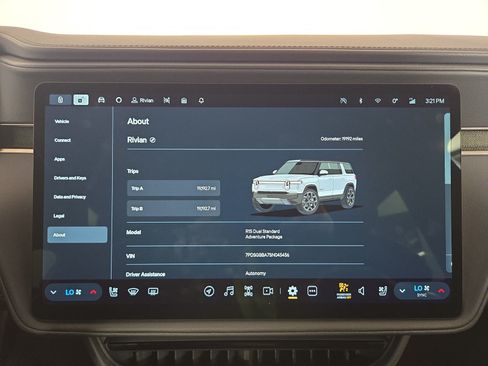 Used 2025 Rivian R1S Adventure AWD/4WD image 29