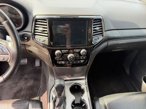 Used 2019 Jeep Grand Cherokee Limited X image 12