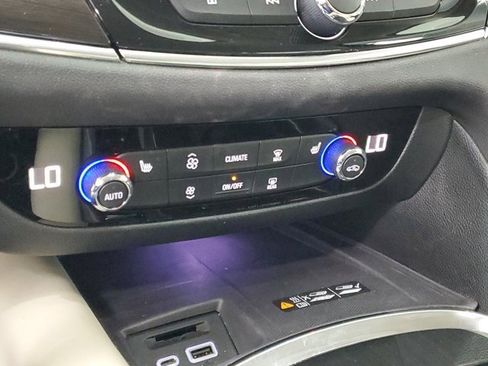 Used 2024 Buick Enclave Essence w/ Technology Package image 29