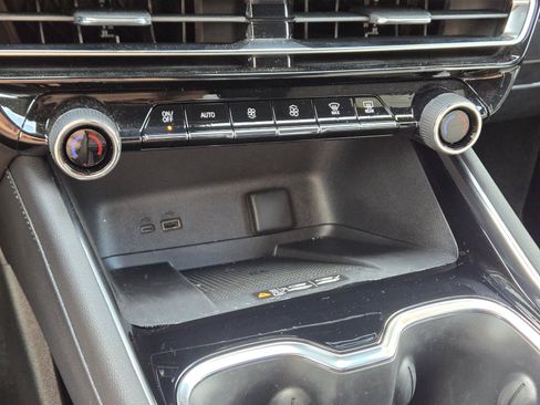 Used 2026 Chevrolet Traverse LT FWD image 29