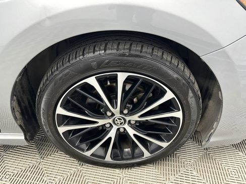 Used 2020 Toyota Camry SE image 13