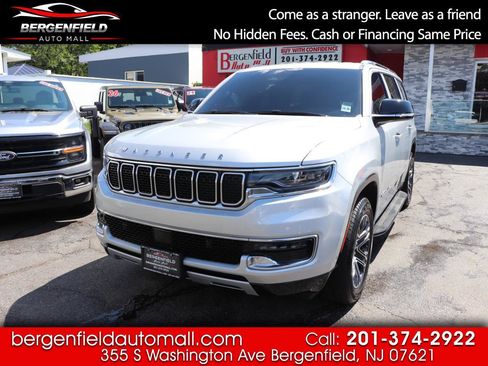 Used 2025 Jeep Wagoneer Series II w/ 8-Passenger Seating Package AWD/4WD image 1
