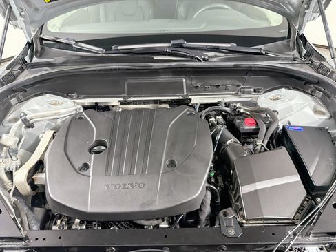Used 2024 Volvo XC60 B5 Plus AWD/4WD image 30