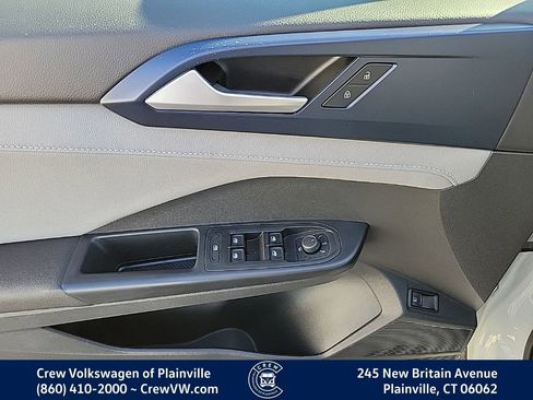 Certified 2023 Volkswagen Taos SE image 38