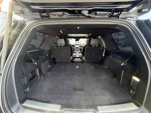Used 2021 Lincoln Navigator Reserve w/ Luxury Package image 10