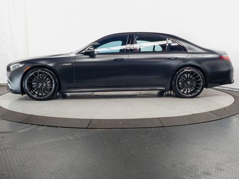 Used 2024 Mercedes-Benz S 63 AMG S w/ Carbon Fiber Exterior Package image 4