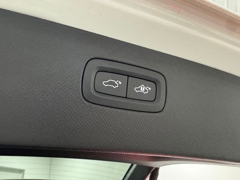 Used 2021 Volvo XC90 T8 Inscription w/ Advanced Package image 38