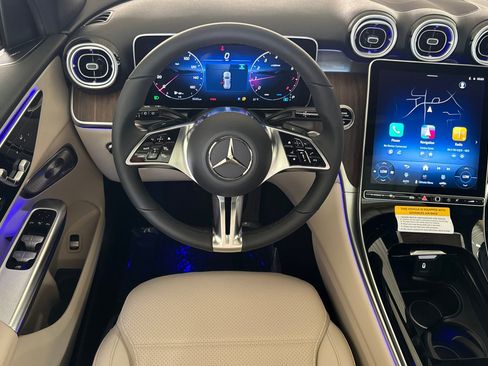 New 2026 Mercedes-Benz GLC 300 image 28