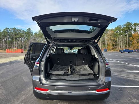 Used 2022 Jeep Grand Cherokee Limited 4xe w/ Luxury Tech Group II image 16