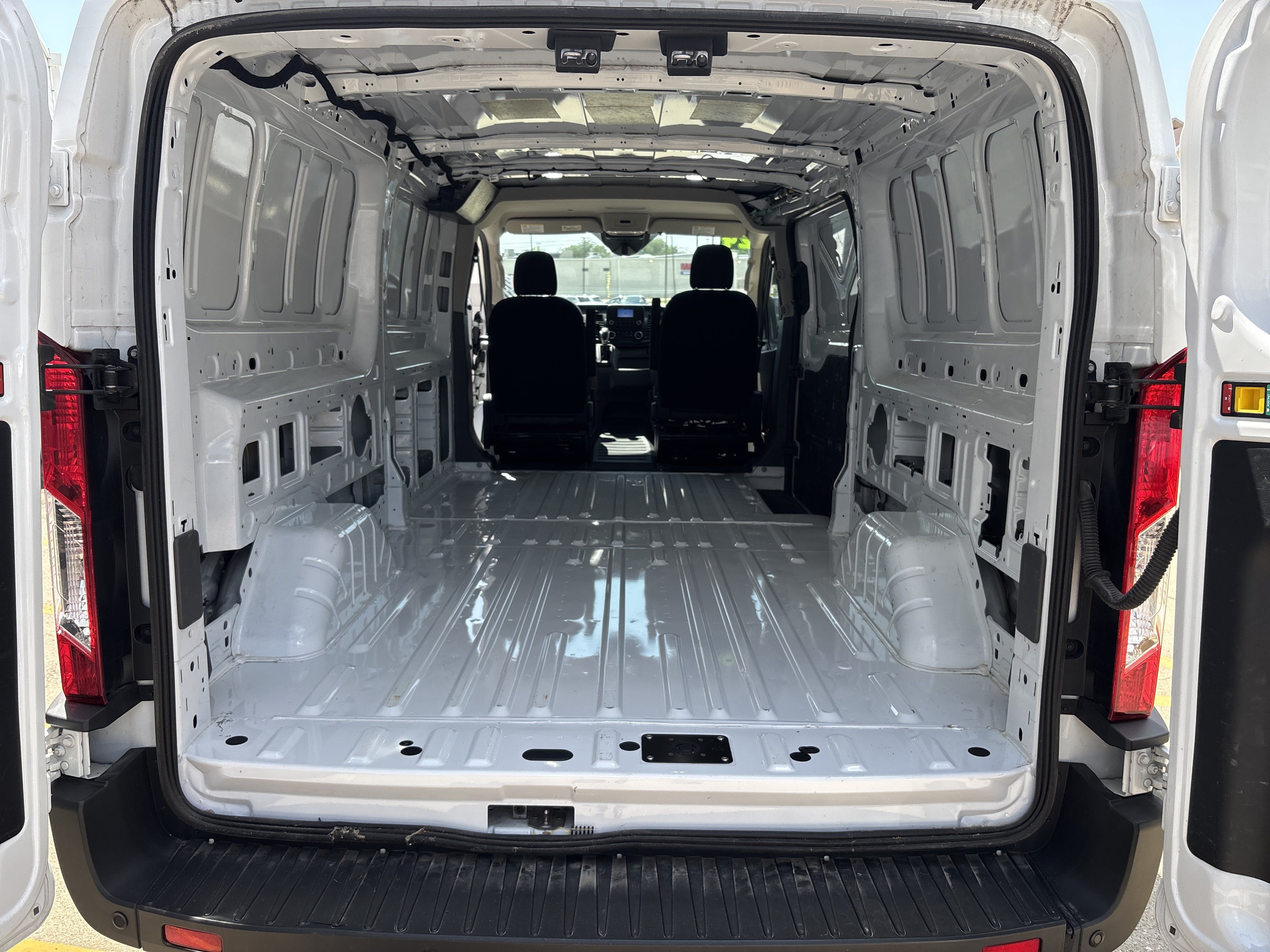 Used 2024 Ford Transit 250 Low Roof AWD image 13