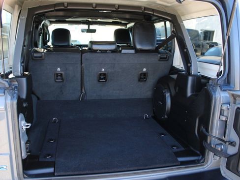 Used 2023 Jeep Wrangler Unlimited Sahara image 31