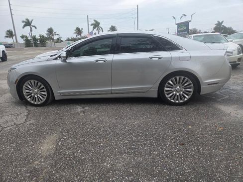 Used 2013 Lincoln MKZ image 2