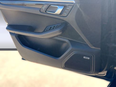 Used 2022 Porsche Macan S image 30