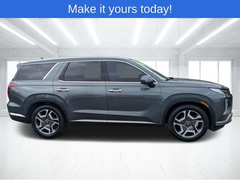 Used 2023 Hyundai Palisade Limited FWD image 2