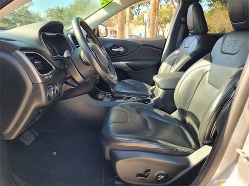 Certified 2019 Jeep Cherokee Limited image 12