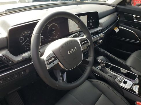 New 2025 Kia Telluride SX w/ SX Captain's Chair Package image 28