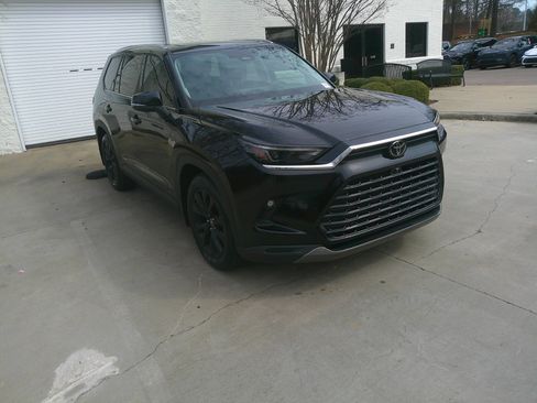 Used 2024 Toyota Grand Highlander Limited image 2