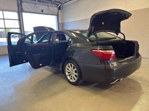 Used 2011 Lexus LS 460 AWD w/ Comfort Pkg image 10