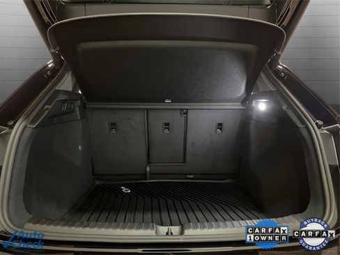 Used 2024 Audi Q4 e-tron Premium image 77