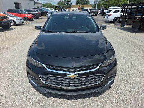 Used 2018 Chevrolet Malibu LT FWD image 2
