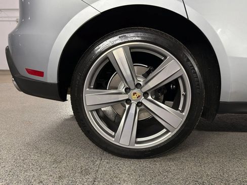 Used 2023 Porsche Macan Turbo AWD/4WD image 7