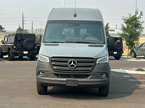 Used 2024 Mercedes-Benz Sprinter 2500 image 8